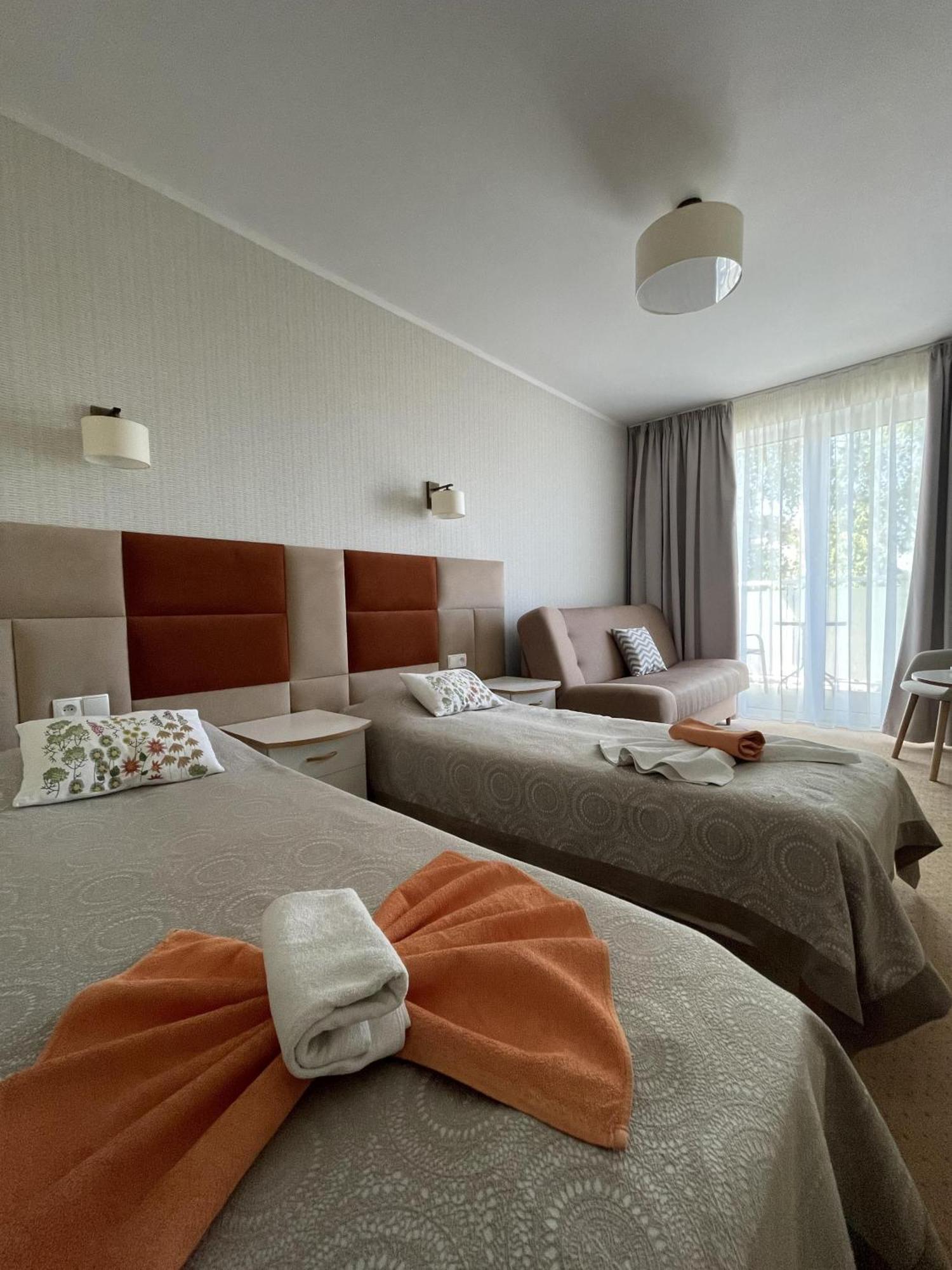Damroka Bed & Breakfast Leba Bagian luar foto