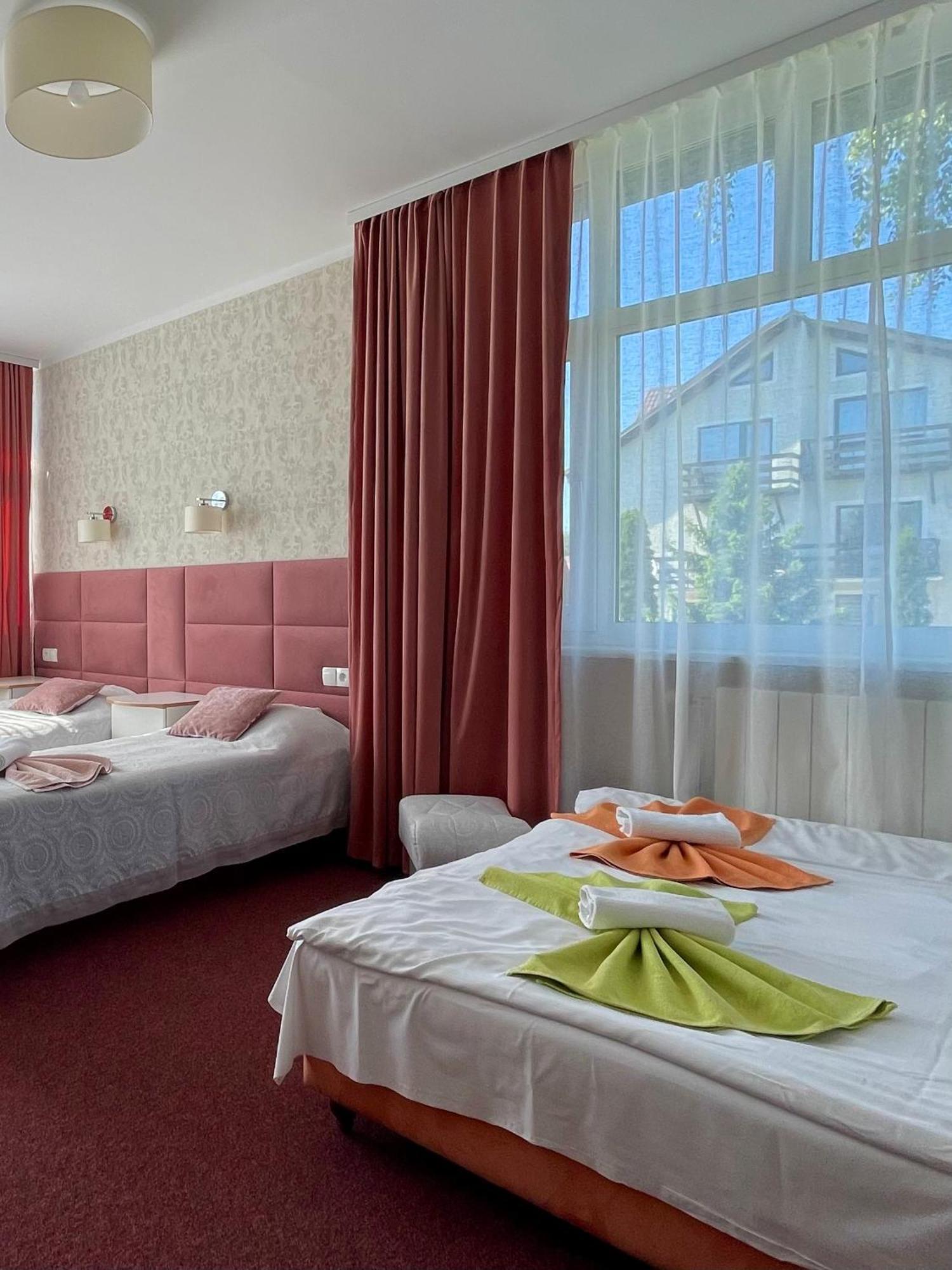 Damroka Bed & Breakfast Leba Bagian luar foto